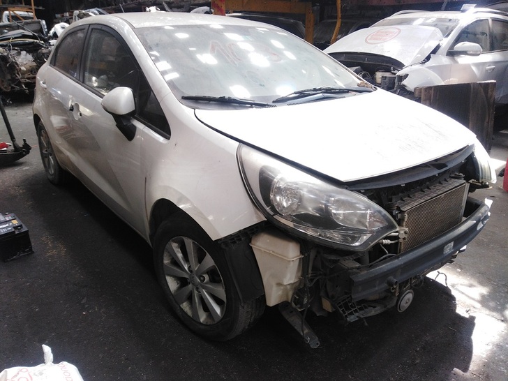 RIEL INYECCIóN Kia RIO 2012  USADO EN DESARME